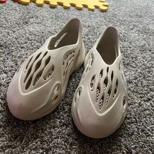 Womens yeezy foam runners!